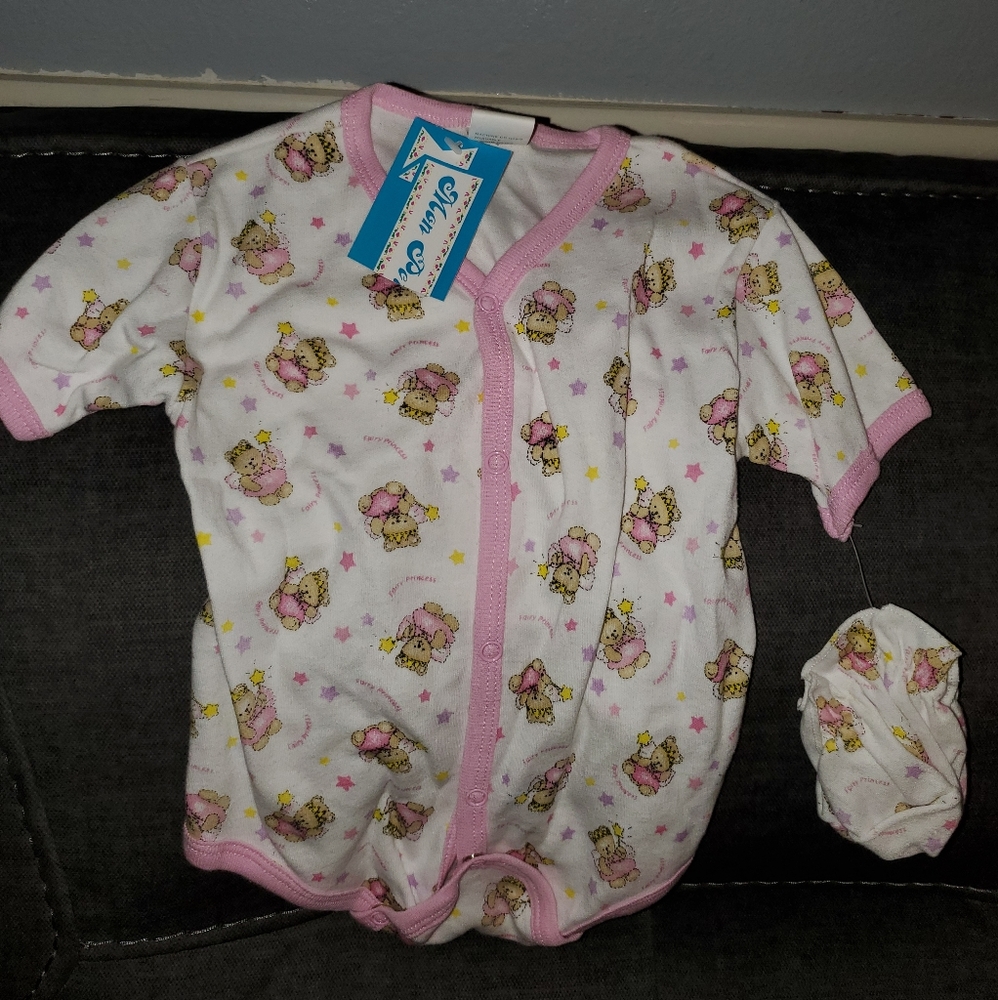 Baby girl onesie with mitts